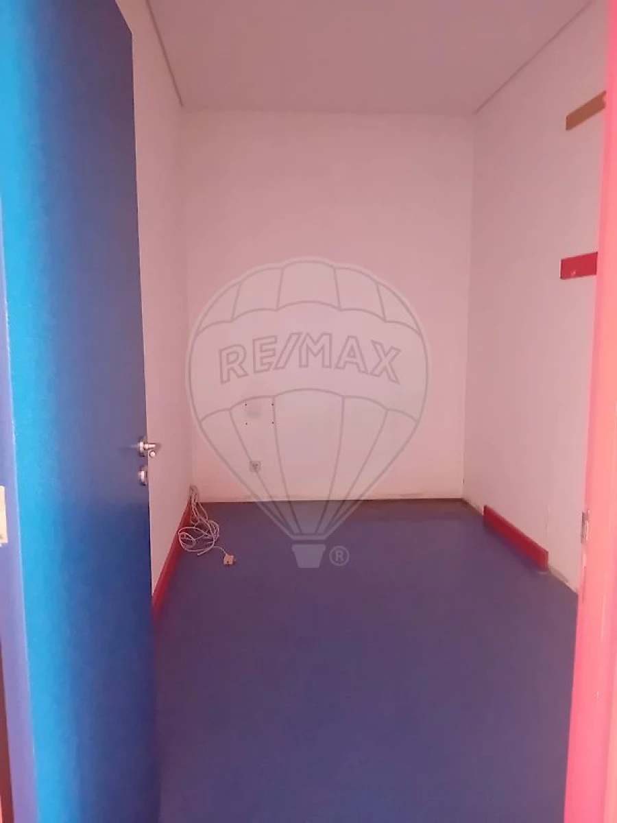 Loja para Arrendamento em Serzedo e Perosinho Foto 7