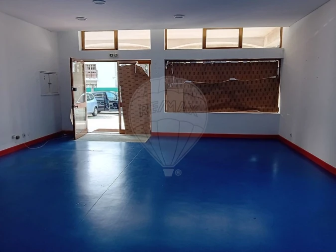 Loja para Arrendamento em Serzedo e Perosinho Foto 1