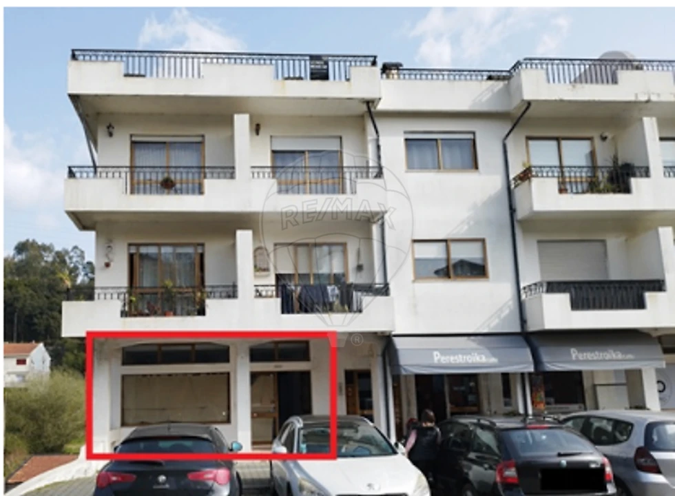 Loja para Arrendamento em Serzedo e Perosinho Foto 12