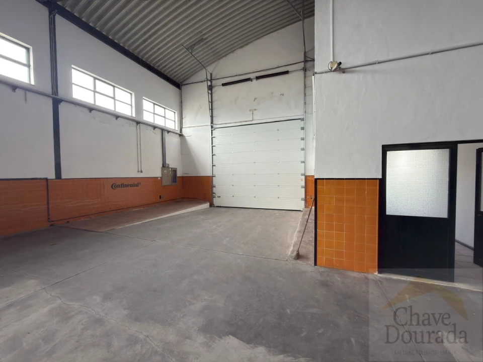 Armazém para Venda em Taveiro, Ameal e Arzila Foto 14