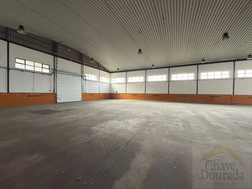 Armazém para Venda em Taveiro, Ameal e Arzila Foto 16