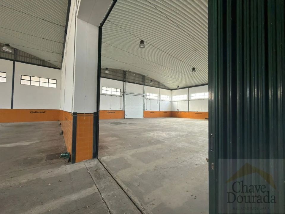 Armazém para Venda em Taveiro, Ameal e Arzila Foto 17