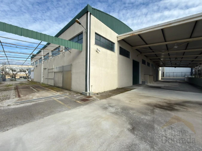 Armazém para Venda em Taveiro, Ameal e Arzila Foto 11