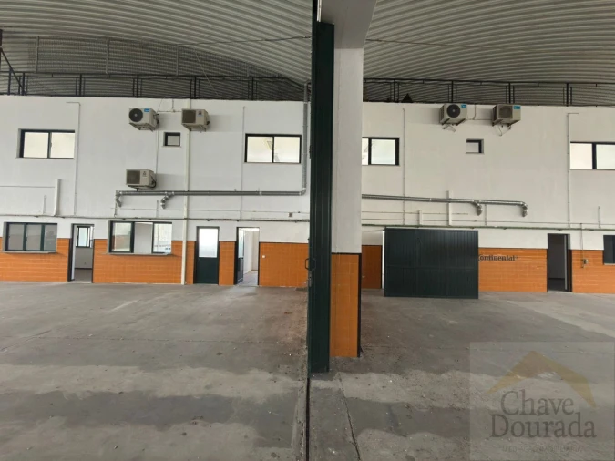 Armazém para Venda em Taveiro, Ameal e Arzila Foto 12