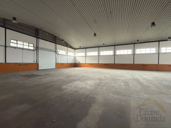 Armazém para Venda em Taveiro, Ameal e Arzila Foto 16