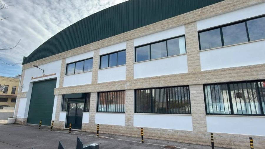 Armazém para Venda em Taveiro, Ameal e Arzila