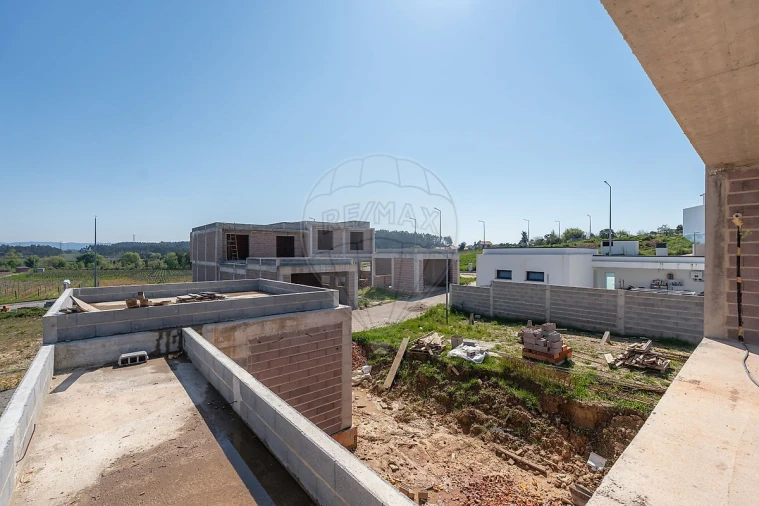 Moradia T4 para Venda em Amoreira da Gândara, Paredes do Bairro e Ancas Foto 25