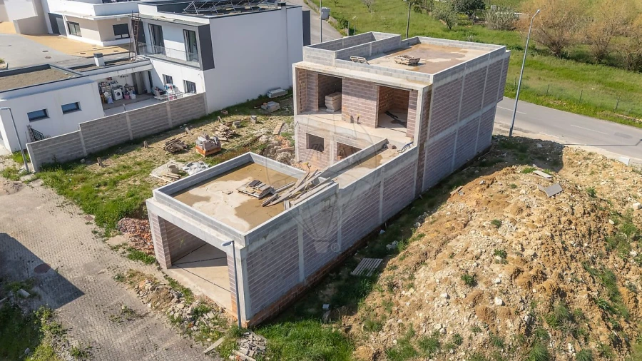 Moradia T4 para Venda em Amoreira da Gândara, Paredes do Bairro e Ancas Foto 5