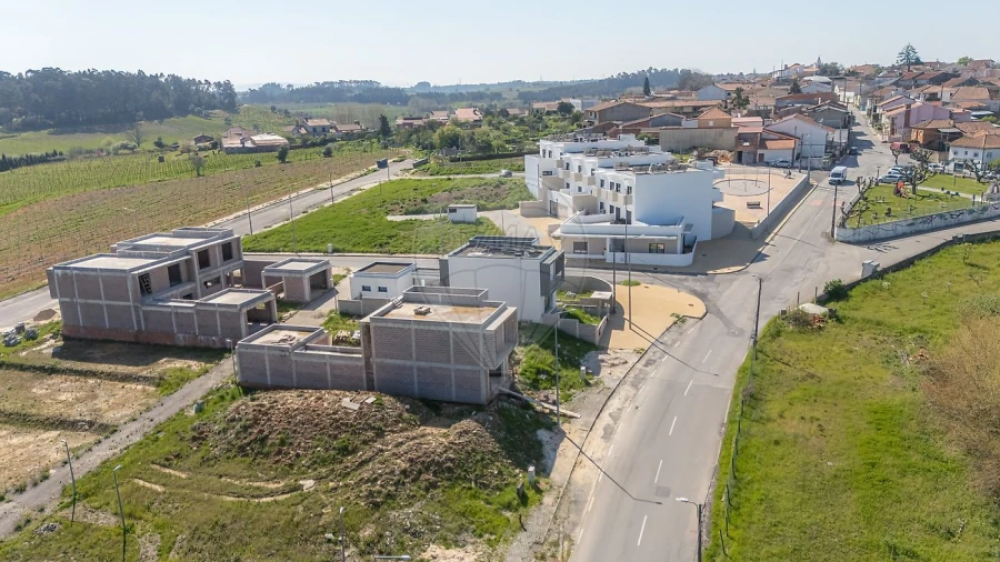 Moradia T4 para Venda em Amoreira da Gândara, Paredes do Bairro e Ancas Foto 4