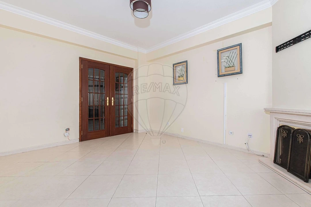 Apartamento T3 para Arrendamento em Alverca do Ribatejo e Sobralinho Foto 16