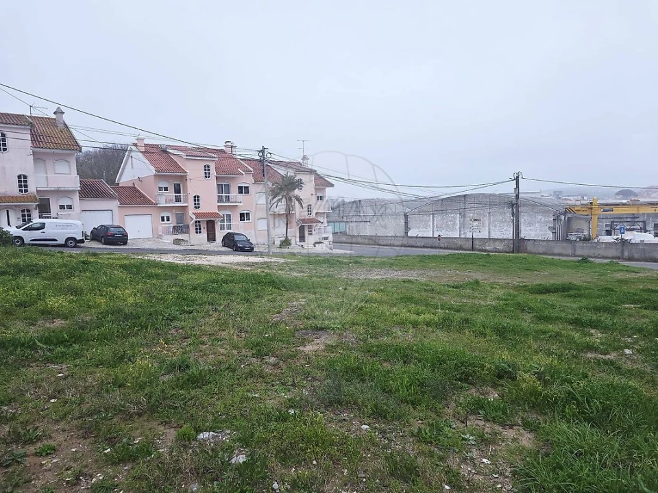 Terreno para Venda em Almargem do Bispo, Pêro Pinheiro e Montelavar Foto 4