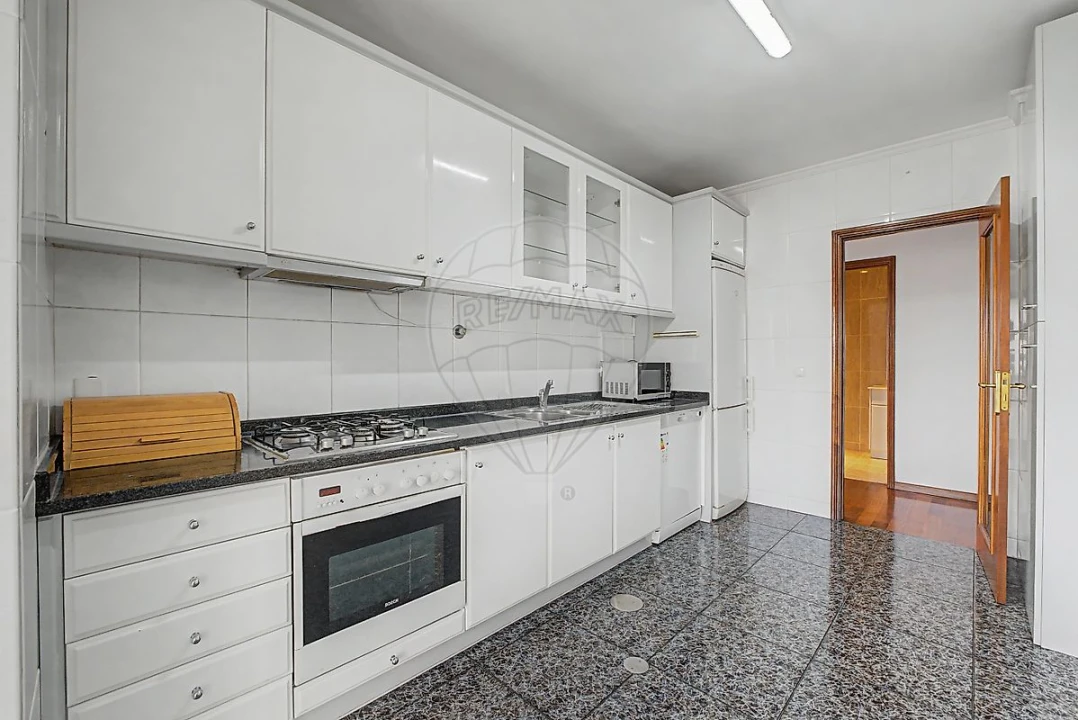 Apartamento T2 para Venda em Santa Marinha e São Pedro da Afurada Foto 5