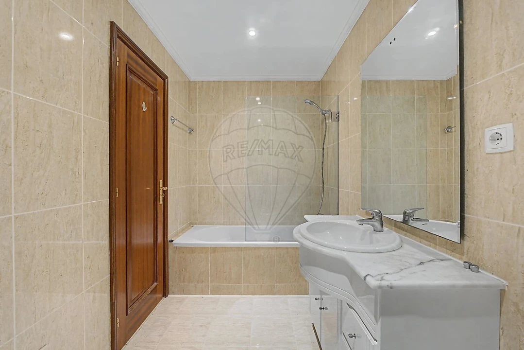 Apartamento T2 para Venda em Santa Marinha e São Pedro da Afurada Foto 10