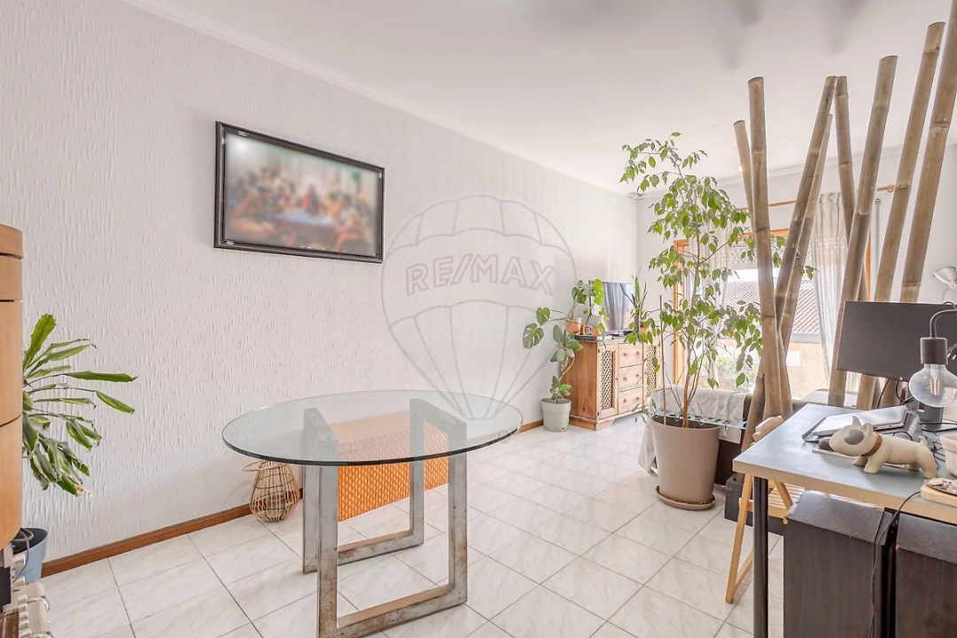 Apartamento T2 para Venda em Espinho Foto 2