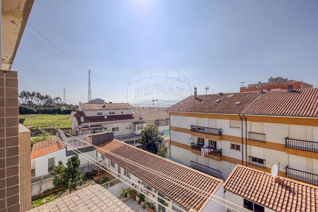 Apartamento T2 para Venda em Espinho Foto 16