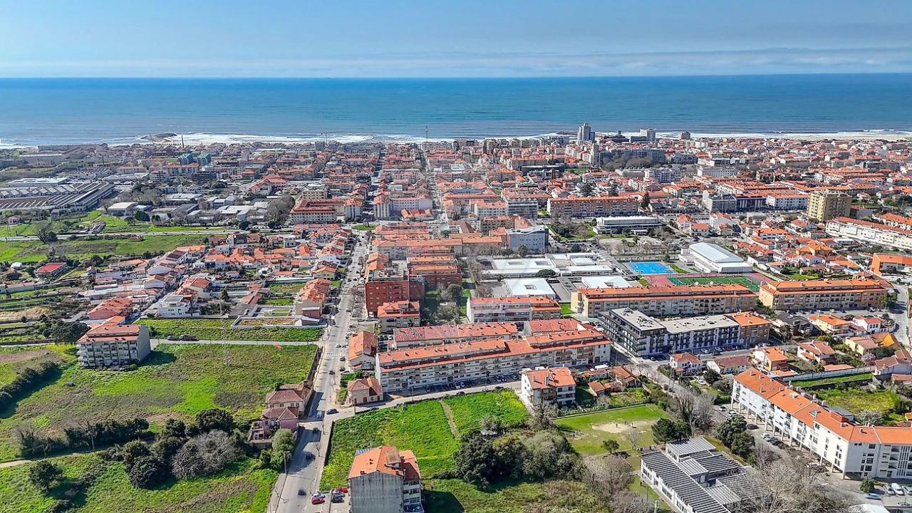 Apartamento T2 para Venda em Espinho Foto 18