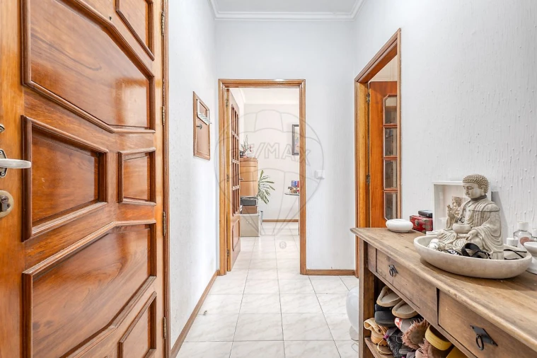 Apartamento T2 para Venda em Espinho Foto 9