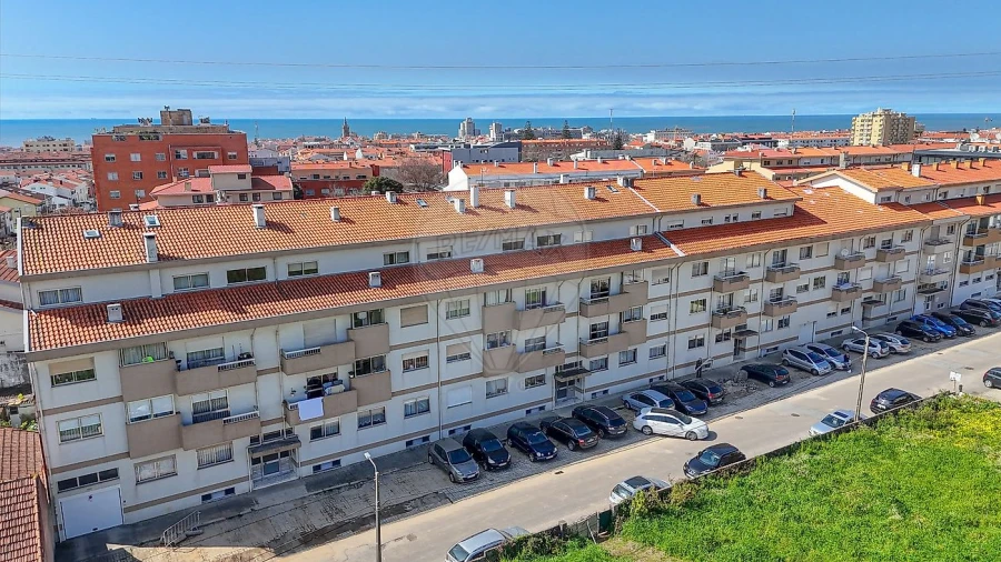 Apartamento T2 para Venda em Espinho Foto 19