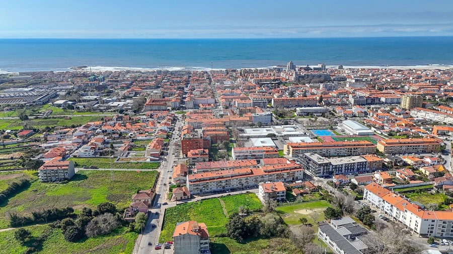 Apartamento T2 para Venda em Espinho Foto 18