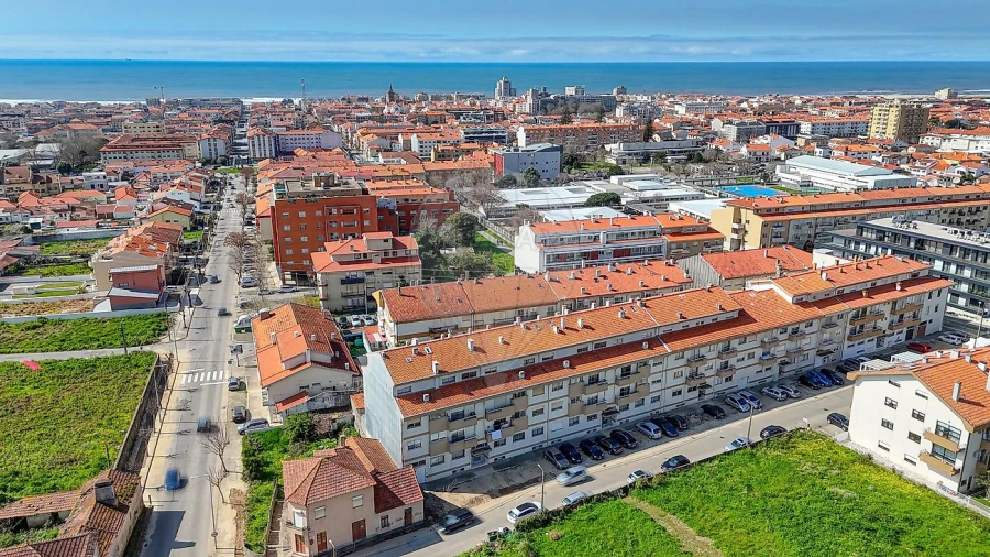 Apartamento T2 para Venda em Espinho Foto 20