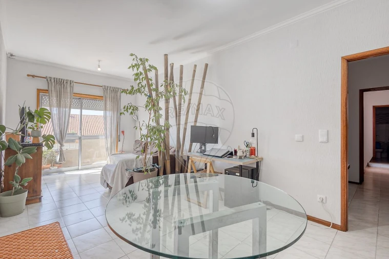 Apartamento T2 para Venda em Espinho Foto 5