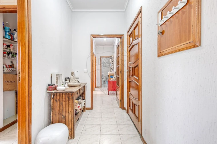 Apartamento T2 para Venda em Espinho Foto 7