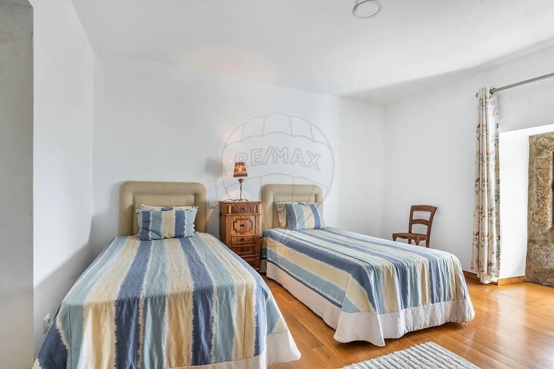 Moradia T7 para Venda em Dem Foto 12