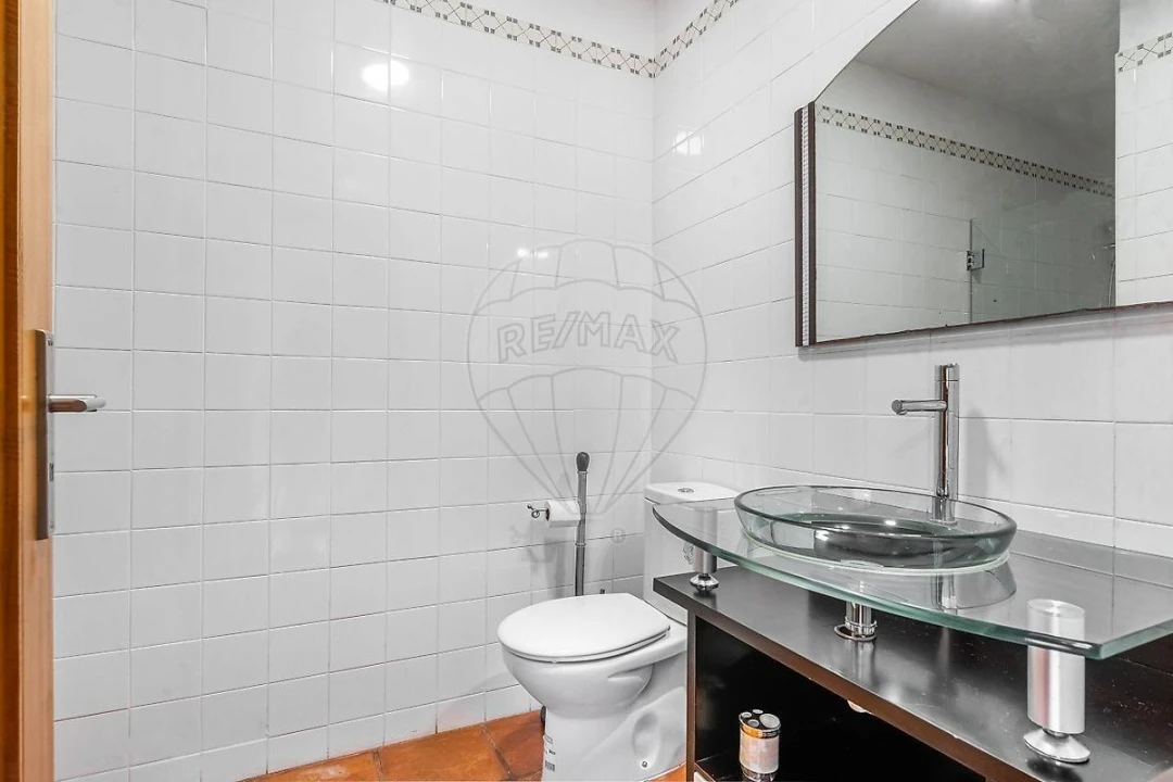 Moradia T7 para Venda em Dem Foto 18