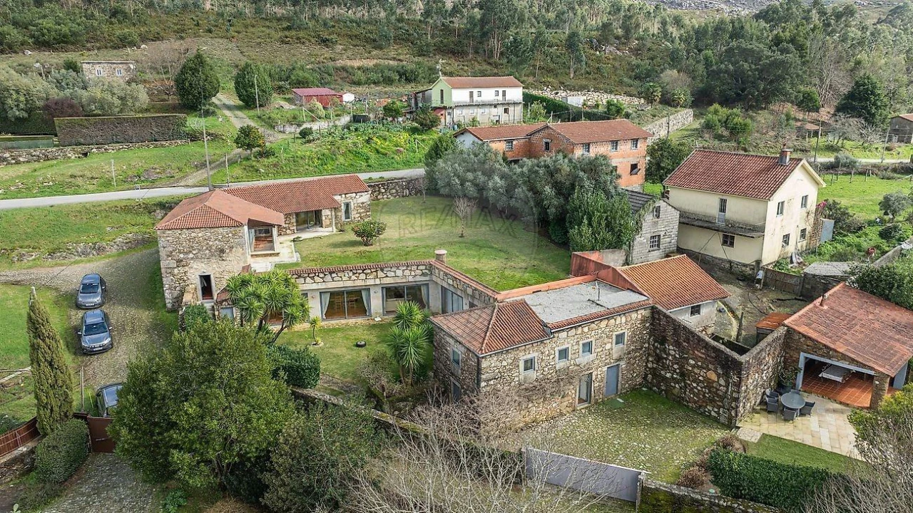 Moradia T7 para Venda em Dem Foto 44