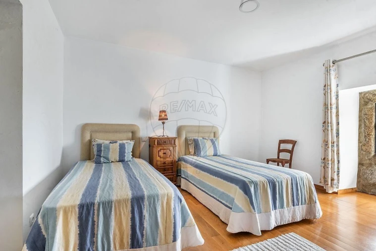 Moradia T7 para Venda em Dem Foto 12