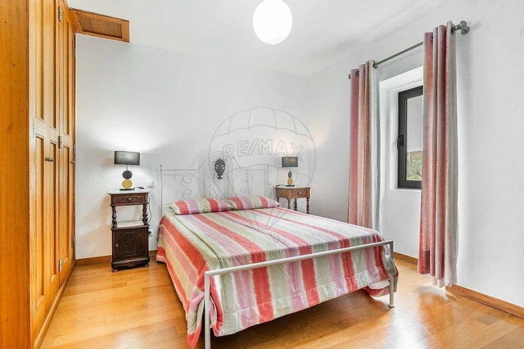 Moradia T7 para Venda em Dem Foto 16