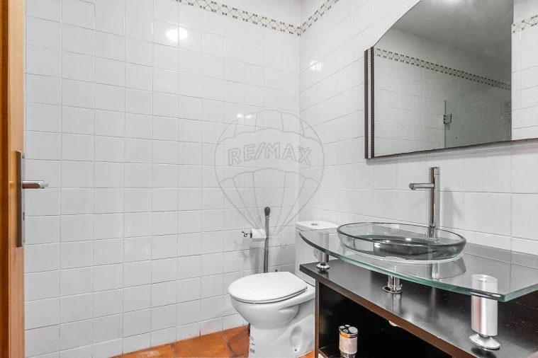 Moradia T7 para Venda em Dem Foto 18