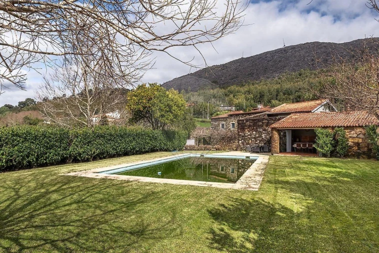 Moradia T7 para Venda em Dem Foto 49