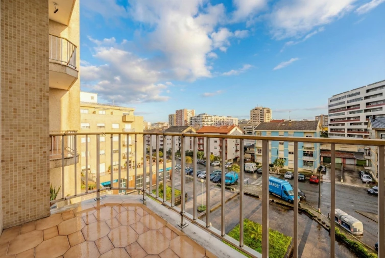 Apartamento T3 para Venda em Braga (Maximinos, Sé e Cividade) Foto 25