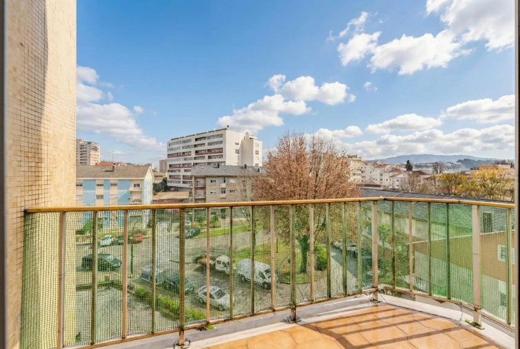 Apartamento T3 para Venda em Braga (Maximinos, Sé e Cividade) Foto 8