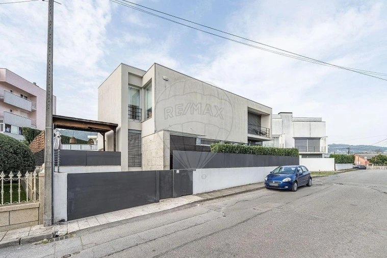 Moradia T3 para Venda em Sande (São Martinho) Foto 2