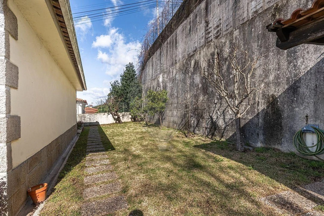 Moradia T5 para Venda em Ferreiros e Gondizalves Foto 44