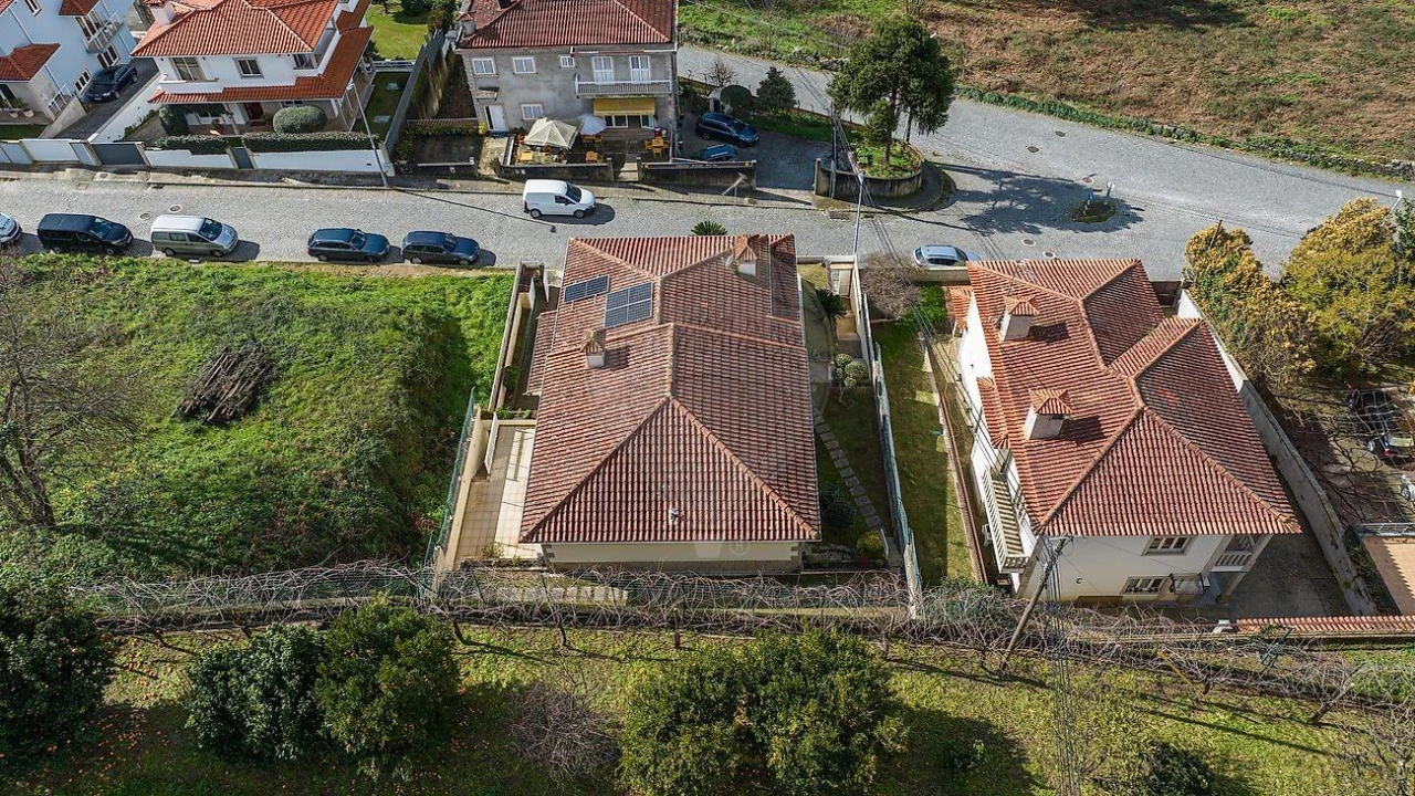 Moradia T5 para Venda em Ferreiros e Gondizalves Foto 6