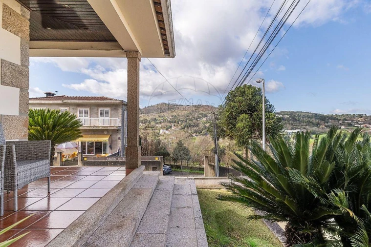 Moradia T5 para Venda em Ferreiros e Gondizalves Foto 1