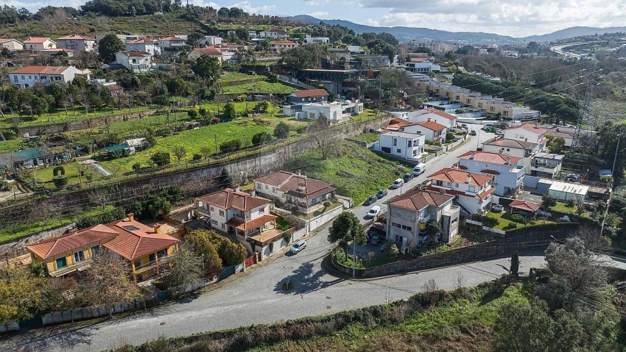 Moradia T5 para Venda em Ferreiros e Gondizalves Foto 4