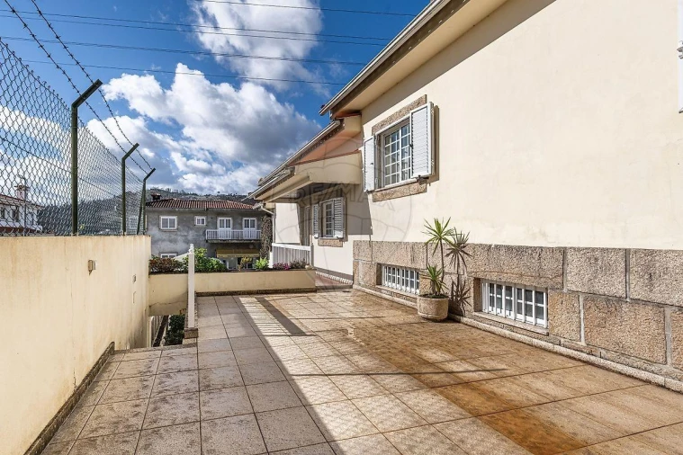 Moradia T5 para Venda em Ferreiros e Gondizalves Foto 45