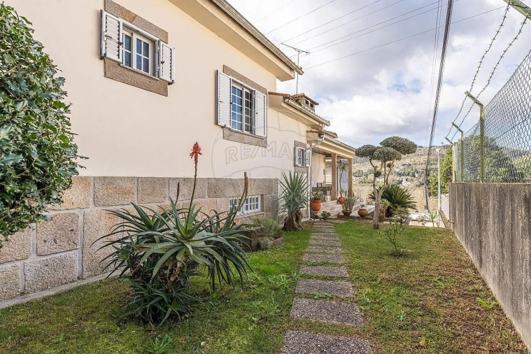 Moradia T5 para Venda em Ferreiros e Gondizalves Foto 9