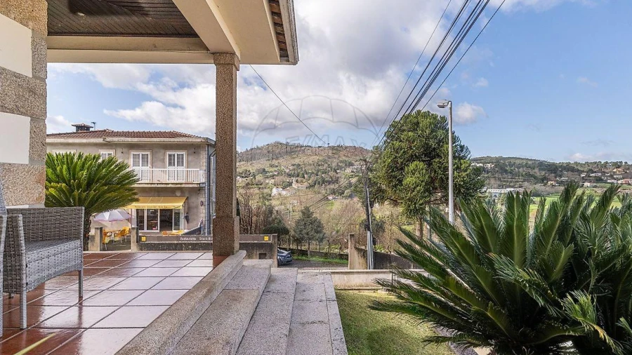 Moradia T5 para Venda em Ferreiros e Gondizalves