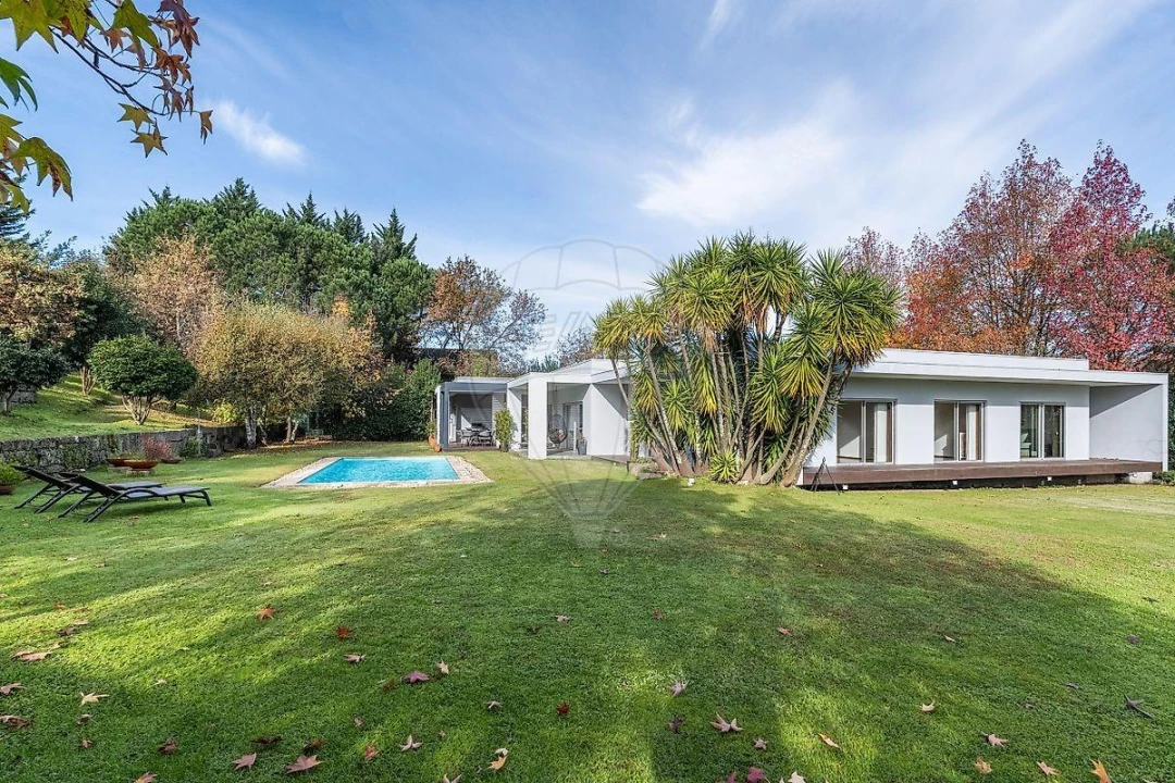 Moradia T4 para Venda em Santa Eulália Foto 1