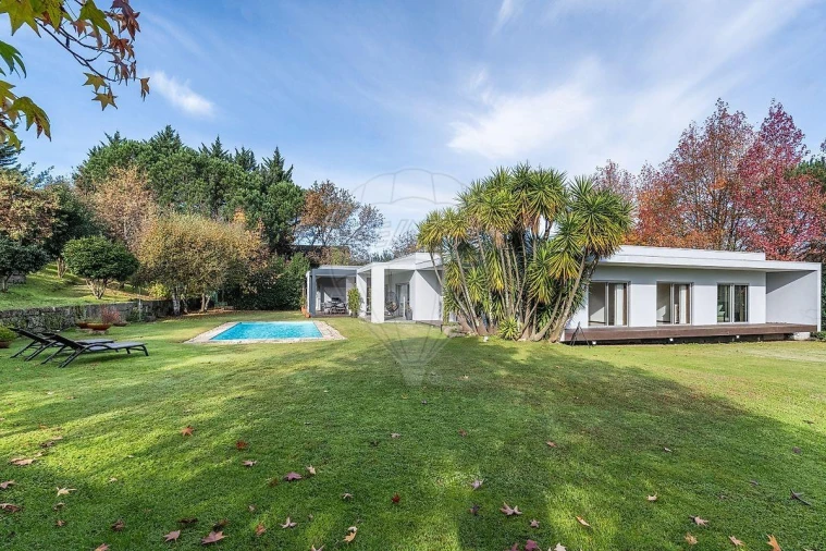 Moradia T4 para Venda em Santa Eulália Foto 1