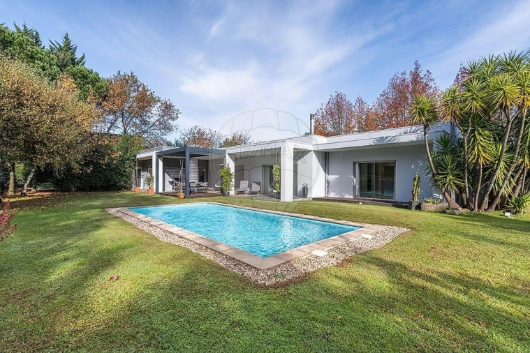 Moradia T4 para Venda em Santa Eulália Foto 4