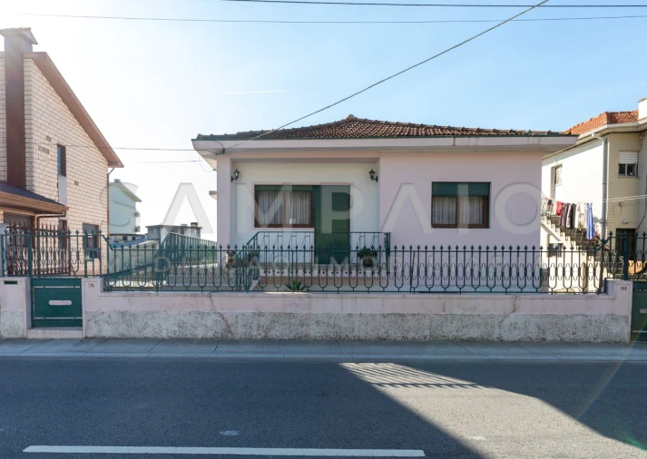 Moradia T3 para Venda em Fânzeres e São Pedro da Cova Foto 3