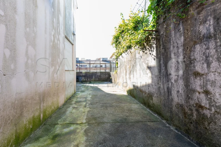 Moradia T3 para Venda em Fânzeres e São Pedro da Cova Foto 27