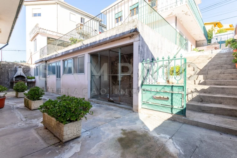 Moradia T3 para Venda em Fânzeres e São Pedro da Cova Foto 35