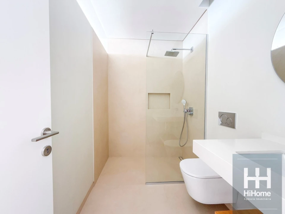 Moradia T4 para Venda em Estreito da Calheta Foto 16